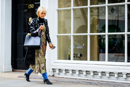 atmosphere details, black bag, black coat, black jacket, black shoes, black turtleneck, blazer, blue denim, danse lente, denim pants, fashion week, floral, flowers, frenchystyle, full length, FW, graphic dress, green dress, high heels, horizontal, jeans, jonathan paciullo, leather bag, leather coat, leather shoes, LFW, LONDON, printed dress, SPRING SUMMER 2018, SS 18, street style, trousers