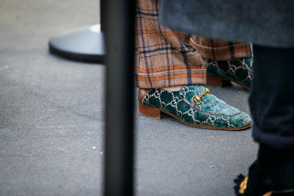 checked, graphic pants, green shoes, gucci, leather shoes, loafers, plaid, printed pants, trousers, velvet, fashion week, frenchystyle, FW, jonathan paciullo, street style, MFW, MILAN, AUTUMN WINTER 2019-2020, AW 19-20, FALL WINTER 2019-2020, FW 19-20, atmosphere details, detail, horizontal