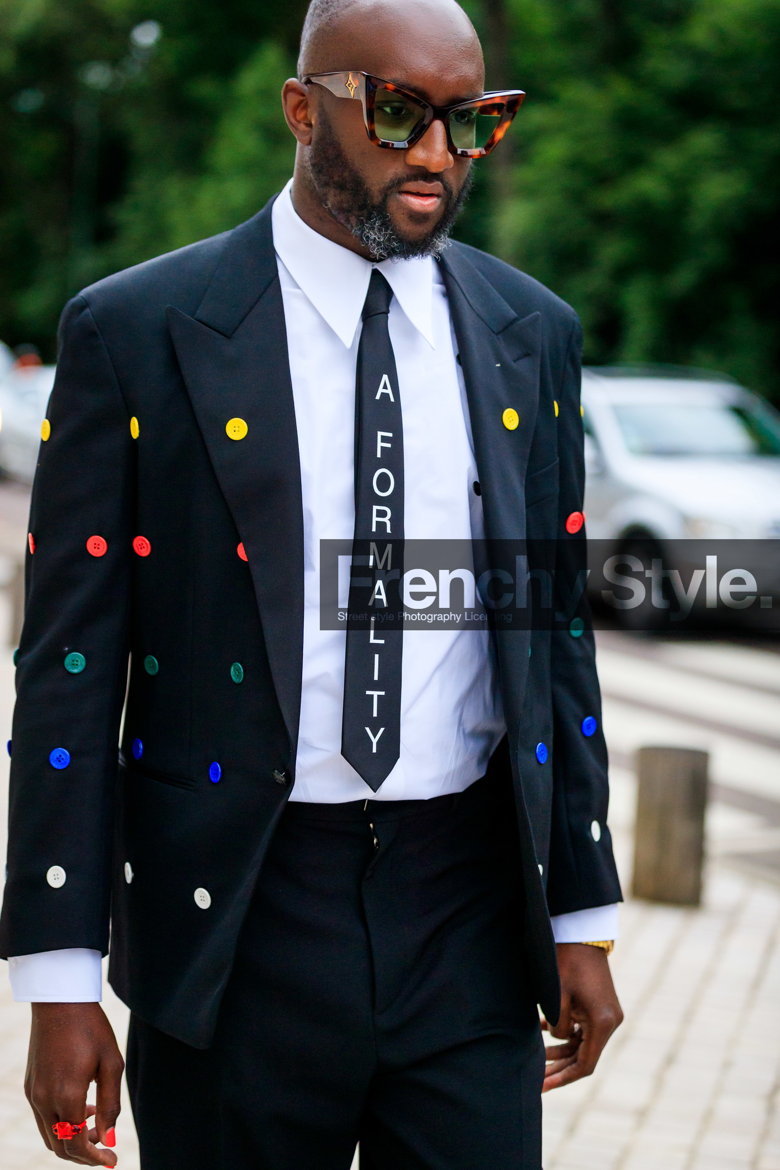 black jacket, black suits, black tie, black pants, white shirt, button details, button jacket, multicolor jacket, polka dots jacket, letter printed tie, scale sunglasses, louis vuitton sunglasses, virgil abloh, fashion week, frenchystyle, FW, jonathan paciullo, street style, PFW, PARIS, AUTUMN WINTER 2021-2022, FALL WINTER 2021-2022, FW 21-22, vertical, atmosphere details, detail