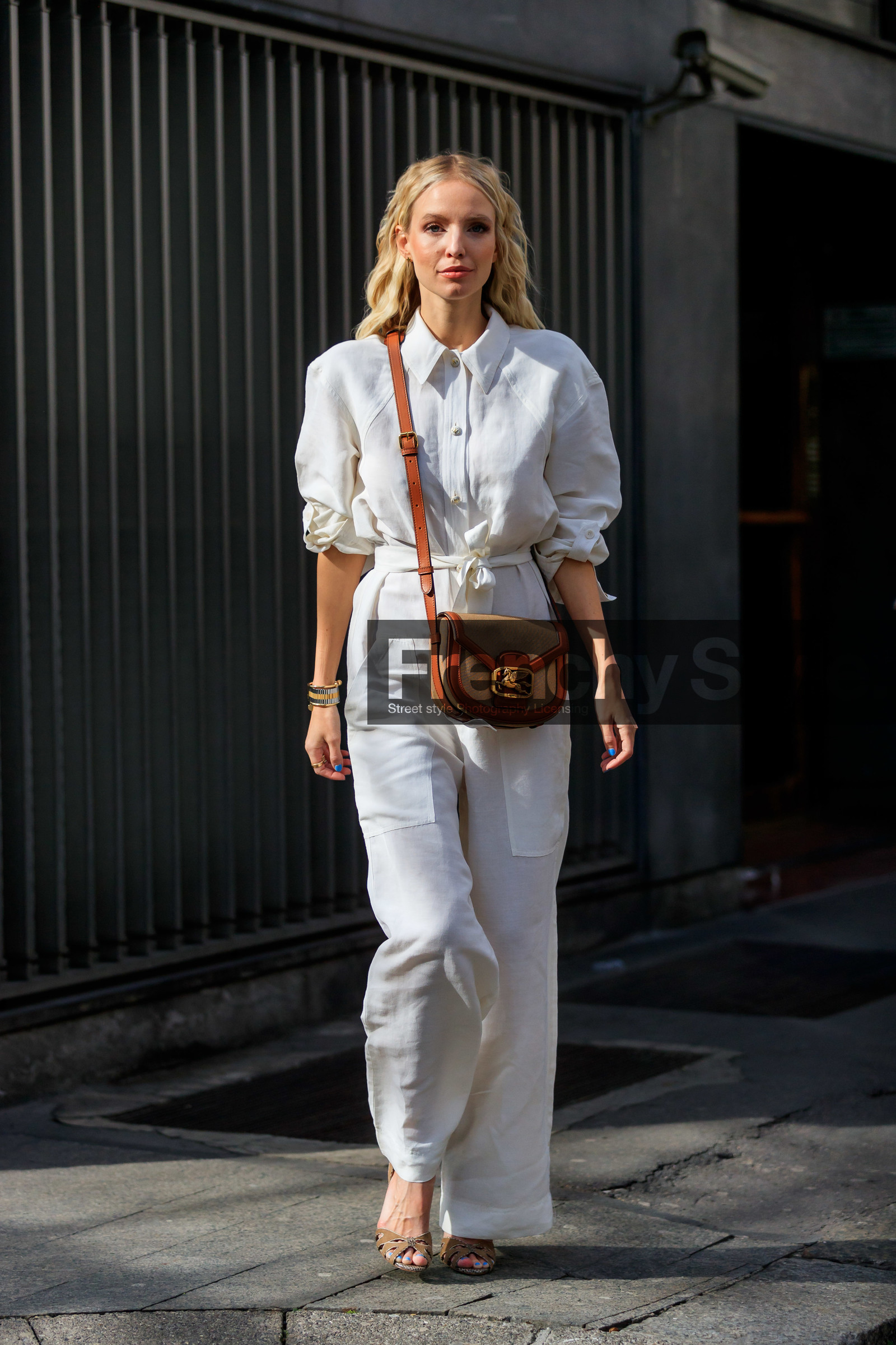 leonie hanne, white jumpsuit, long sleeves jumpsuit, linen jumpsuits, belted jumpsuit, etro bag, camel leather bag, beige bag, crossbody bag, beige suede sandals, high heels sandals, open toe shoes, etro shoes, fashion week, frenchystyle, FW, jonathan paciullo, street style, MFW, MILAN, AUTUMN WINTER 2020-2021, FALL WINTER 2020-2021, FW 20-21, vertical, full length