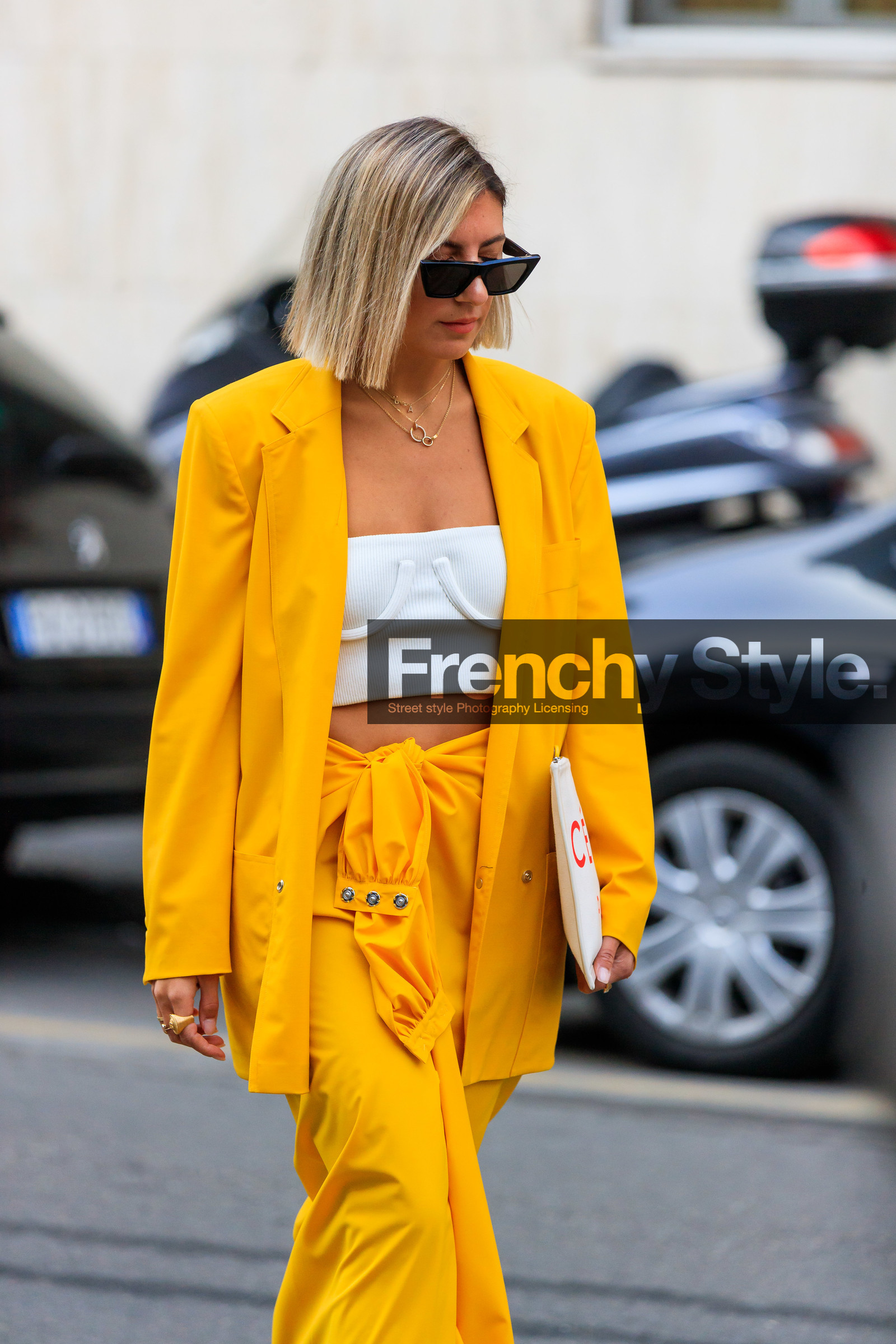 blazer, crop top, céline, orseund iris, sunglasses, white bag, white top, yellow jacket, yellow skirt, street style, jonathan paciullo, FW, frenchystyle, fashion week, MFW, MILAN, AUTUMN WINTER 2019-2020, AW 19-20, FALL WINTER 2019-2020, FW 19-20, vertical, atmosphere details, detail