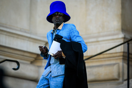 blue hat, black sunglasses, tweed jacket, blue jacket, denim shirt, classic jeans, black coat, fashion week, frenchystyle, FW, jonathan paciullo, street style, PARIS, PFW, SPRING SUMMER 2022, SS 22, atmosphere details, detail, horizontal