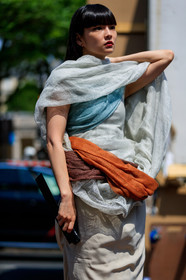 atmosphere details, detail, fashion week, frenchystyle, FW, jonathan paciullo, kozue akimoto, MENSWEAR, orange, PARIS, PFW, SPRING SUMMER 2018, SS 18, street style, turquoise, vertical, white, white dress