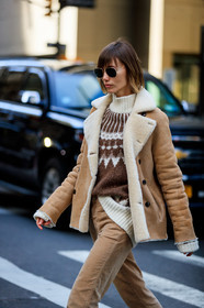 anya ziourova, camel suede coat, white coat, fur coat, beige suede coat, beige pants, velvet pants, brown pullover, jacquard pullover, turtleneck pullover, aviator sunglasses, metalic frame sunglasses, fashion week, frenchystyle, FW, jonathan paciullo, street style, NYFW, NEW YORK, AUTUMN WINTER 2020-2021, FALL WINTER 2020-2021, FW 20-21, vertical, atmosphere details, detail