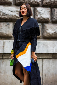 asymetrical skirt, bag, black jacket, black skirt, bracelet, fluo green bag, fringes, green bracelet, jacket, leather boots, loewe look, mini bag, patchwork skirt, printed skirt, skirt, Tiffany Hsu, white skirt, yellow bracelet, street style, jonathan paciullo, FW, frenchystyle, fashion week, PFW, PARIS, SPRING SUMMER 2022, SS 22, vertical, atmosphere details