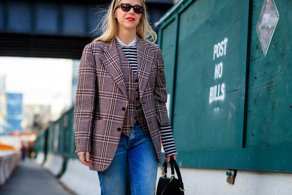 black bag, blue denim, checked, checked jacket, denim pants, graphic jacket, jeans, leather bag, pink jacket, plaid, printed jacket, red lips, striped top, tartan, trousers, vest, street style, jonathan paciullo, FW, frenchystyle, fashion week, NYFW, NEW YORK, AUTUMN WINTER 2018-2019, AW 18-19, FALL WINTER 2018-2019, FW 18-19, atmosphere details, horizontal, detail, chloe king