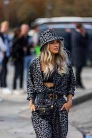 bag, bracelet, colot, gold bag, gold earrings, gold necklace, necklace, pink shirt, Selma Kaci, shirt, fashion week, frenchystyle, FW, jonathan paciullo, street style, PFW, PARIS, SPRING SUMMER 2022, SS 22, vertical, atmosphere details