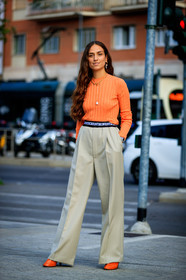 beige pants, céline, earrings, erika boldrin, high heels, leather shoes, necklace, orange shoes, orange sweater, trousers, fashion week, frenchystyle, FW, jonathan paciullo, street style, MFW, MILAN, SPRING SUMMER 2019, SS 19, vertical, full length