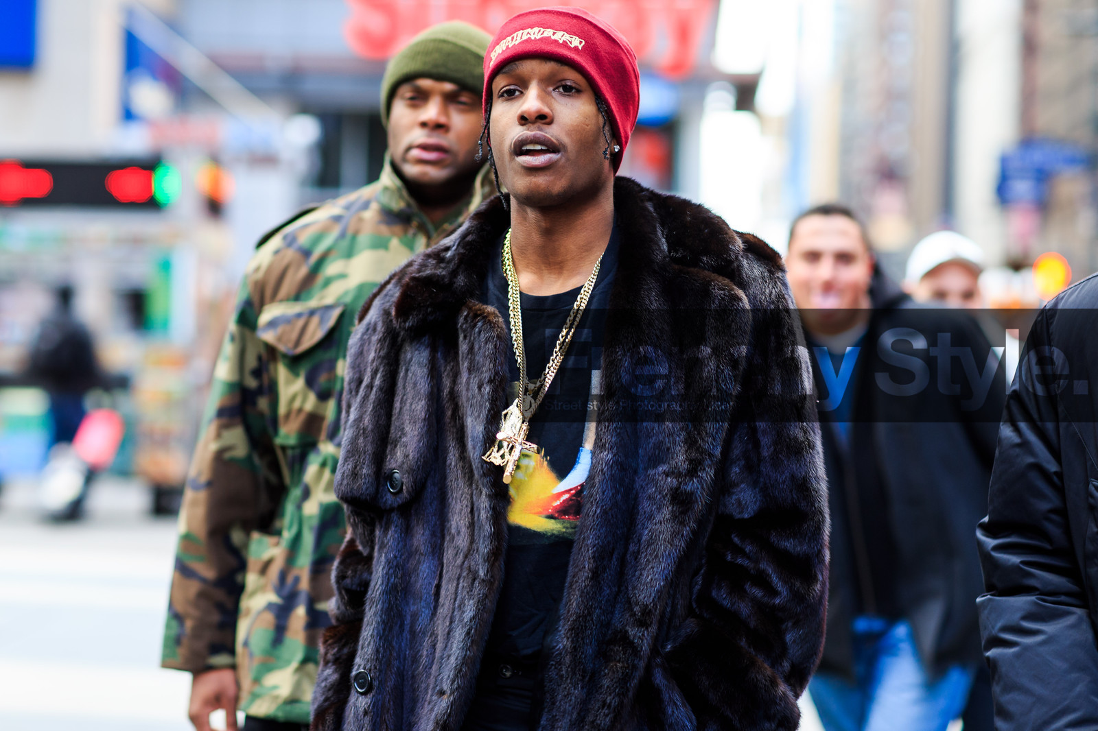 asap rocky, atmosphere details, AUTUMN WINTER 2016-2017, AW 16-17, black fur, black t shirt, chains, detail, FALL WINTER 2016-2017, fashion week, frenchystyle, fur coat, fur jacket, FW, FW 16-17, golden jewelry, horizontal, jonathan paciullo, man, necklace, NEW YORK, NYFW, printed t shirt, red beanie, street style
