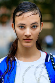 atmosphere details, blue jacket, detail, fashion week, frenchystyle, FW, jonathan paciullo, LFW, LONDON, model, portrait, printed t shirt, SPRING SUMMER 2017, SS 17, street style, studded bag, teddy jacket, vertical, wet hair, white t shirt, woman