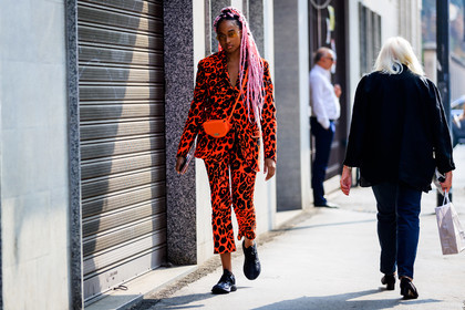 animal print, black shoes, black sneakers, blazer, braids, candace marie, dyed hair, graphic jacket, graphic pants, graphic suit, leather bag, leather shoes, leopard, pink hair, printed jacket, printed pants, printed suit, red bag, red jacket, red pants, red suit, sunglasses, trousers, fashion week, frenchystyle, FW, jonathan paciullo, street style, MFW, MILAN, SPRING SUMMER 2019, SS 19, atmosphere details, horizontal, full length