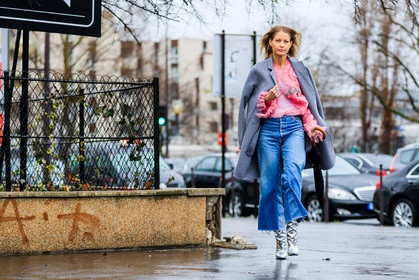 atmosphere details, AUTUMN WINTER 2017-2018, AW 17-18, blue denim, denim pants, FALL WINTER 2017-2018, fashion week, frenchystyle, full length, FW, FW 17-18, grey coat, high heels, holli rogers, horizontal, jeans, jonathan paciullo, leather shoes, over the shoulder, PARIS, PFW, pink shirt, ruffled shirt, shiny boots, silver shoes, street style, trousers