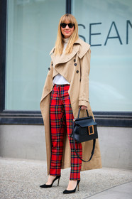 beige coat, black bag, black shoes, checked, checked pants, graphic pants, high heels, leather bag, leather shoes, plaid, printed pants, red pants, sunglasses, tartan, trench coat, trousers, white sweater, street style, jonathan paciullo, FW, frenchystyle, fashion week, NYFW, NEW YORK, AUTUMN WINTER 2018-2019, AW 18-19, FALL WINTER 2018-2019, FW 18-19, vertical, full length, lisa aiken