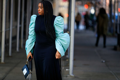 light blue dress, black dress, tight dress, long dress, long sleeves dress, balloon sleeves, wandler bag, hand bag, bicolor bag, black leather bag, white leather bag, fashion week, frenchystyle, FW, jonathan paciullo, street style, FALL WINTER 2020-2021, AUTUMN WINTER 2020-2021, FW 20-21, horizontal, atmosphere details, detail, NYFW, NEW YORK