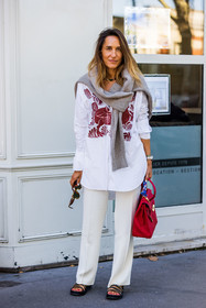 bag, beige knitwear, hermes bag, leather bag, pants, print, printed shirt, red bag, sandals, shirt, white pants, white shirt, street style, jonathan paciullo, FW, frenchystyle, fashion week, PFW, PARIS, SPRING SUMMER 2022, SS 22, vertical, full length