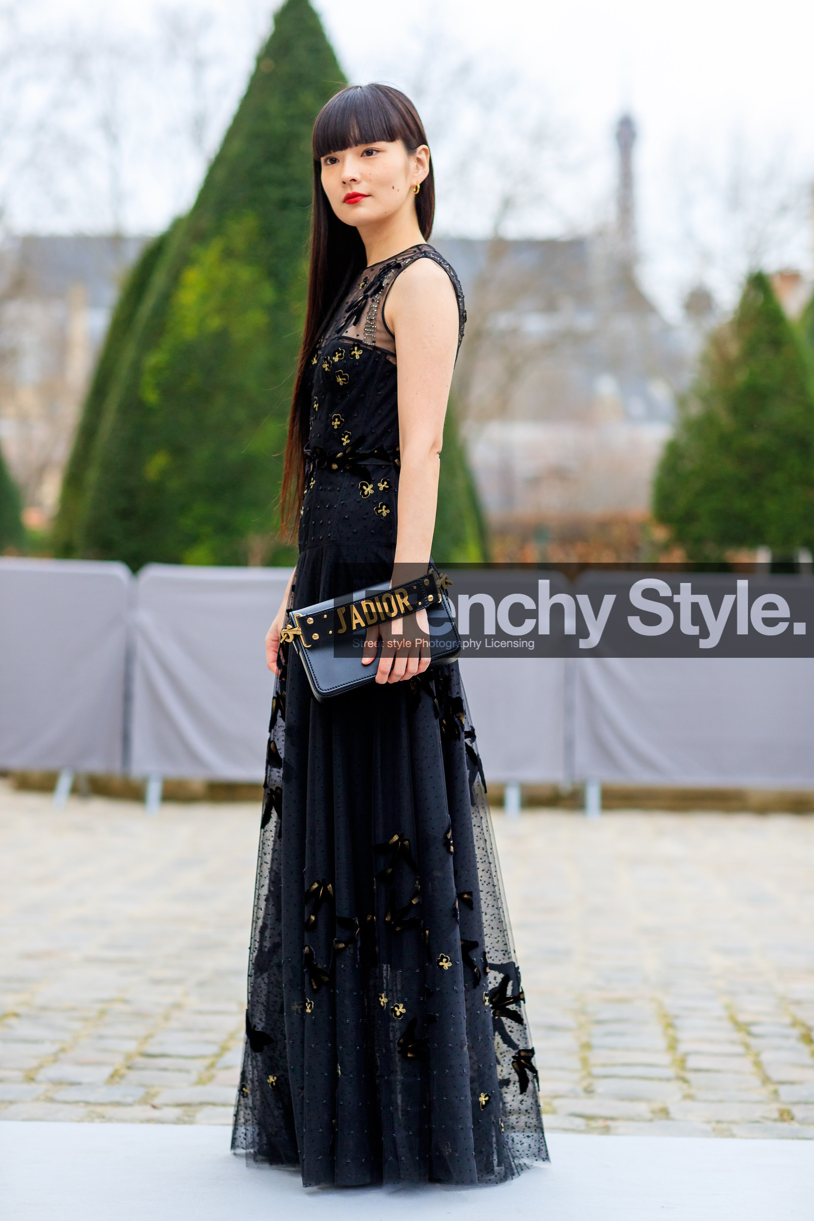 AUTUMN WINTER 2017-2018, AW 17-18, black bag, black dress, christian dior, embroidered dress, FALL WINTER 2017-2018, fashion week, frenchystyle, full length, FW, FW 17-18, jonathan paciullo, kozue akimoto, leather bag, PARIS, PFW, printed bag, satin stitch, street style, vertical