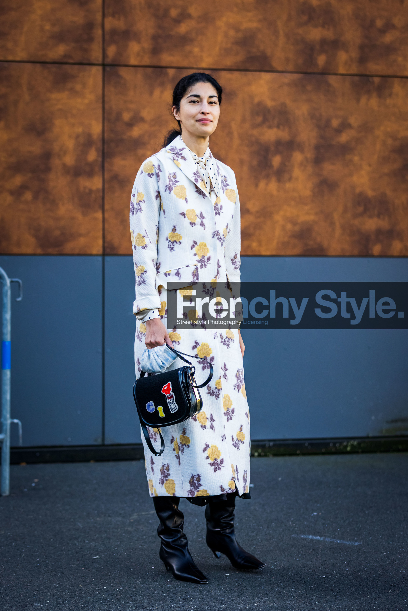 bag, black bag, black boots, boots, Caroline Issa, coat, dots, floral print, flower print, leather bag, leather boots, print, printed bag, printed coat, white coat, street style, jonathan paciullo, FW, frenchystyle, fashion week, PFW, PARIS, SPRING SUMMER 2022, SS 22, vertical, full length