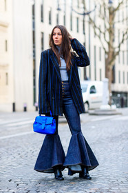 AUTUMN WINTER 2017-2018, AW 17-18, black jacket, black shoes, blazer, blue bag, blue denim, denim pants, FALL WINTER 2017-2018, fashion week, flare jean, frenchystyle, full length, FW, FW 17-18, grey sweater, high heels, high waist, jeans, jonathan paciullo, leather bag, leather shoes, leila yavari, PARIS, PFW, printed jacket, street style, striped jacket, trousers, vertical