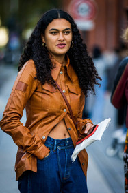 blue denim, blue jean, camel shirt, curly hair, denim, hairstyle, jean, leather shirt, shirt, street style, jonathan paciullo, FW, frenchystyle, fashion week, PFW, PARIS, SPRING SUMMER 2022, SS 22, vertical, atmosphere details