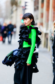 neon green pullover, turtleneck pullover, black top, ruffle top, sleeveless top, openwork top, fashion week, frenchystyle, FW, jonathan paciullo, street style, PFW, PARIS, vertical, atmosphere details, detail