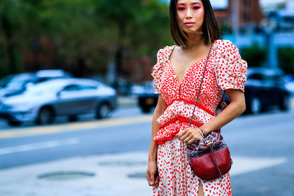 aimee song, chanel handbag, eyeshadow, graphic dress, leather bag, printed dress, red bag, red dress, ruffles, fashion week, frenchystyle, FW, jonathan paciullo, street style, NYFW, NEW YORK, SPRING SUMMER 2019, SS 19, atmosphere details, horizontal, detail
