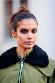 AUTUMN WINTER 2017-2018, AW 17-18, black fur, bun, detail, eyeliner, eyeshadow, FALL WINTER 2017-2018, fashion week, frenchystyle, fur collar, FW, FW 17-18, green jacket, jonathan paciullo, MFW, MILAN, model, portrait, Sara Sampaio, street style, vertical