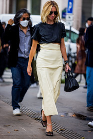 Aiken, aviator sunglasses, bag, beige skirt, black bag, black crop top, black sandals, black top, bottega veneta sandals, crop top, high waist skirt, leather bag, leather crop top, leather skirt, leather top, Lisa, long skirt, sandals, skirt, sunglasses, top, street style, jonathan paciullo, FW, frenchystyle, fashion week, PFW, PARIS, SPRING SUMMER 2022, SS 22, vertical, full length