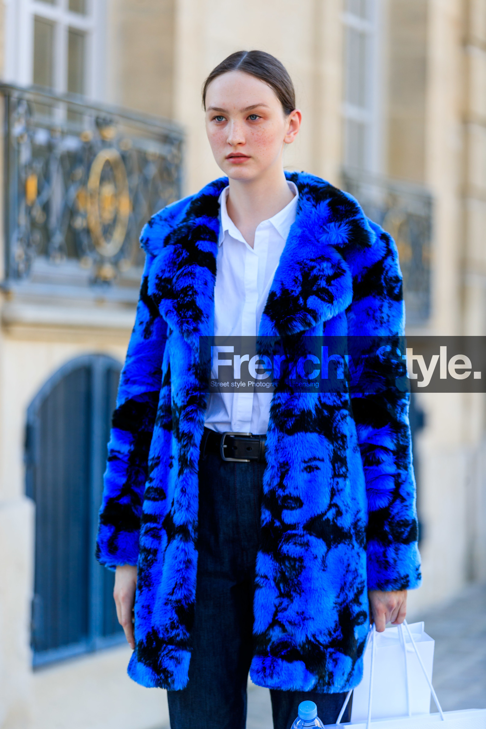 blue denim, blue fur coat, denim pants, fur jacket, graphic jacket, jeans, leather bag, model, printed jacket, trousers, white shirt, PARIS, PFW, street style, jonathan paciullo, FW, frenchystyle, fashion week, AUTUMN WINTER 2019-2020, AW 19-20, FALL WINTER 2019-2020, FW 19-20, vertical, atmosphere details, detail