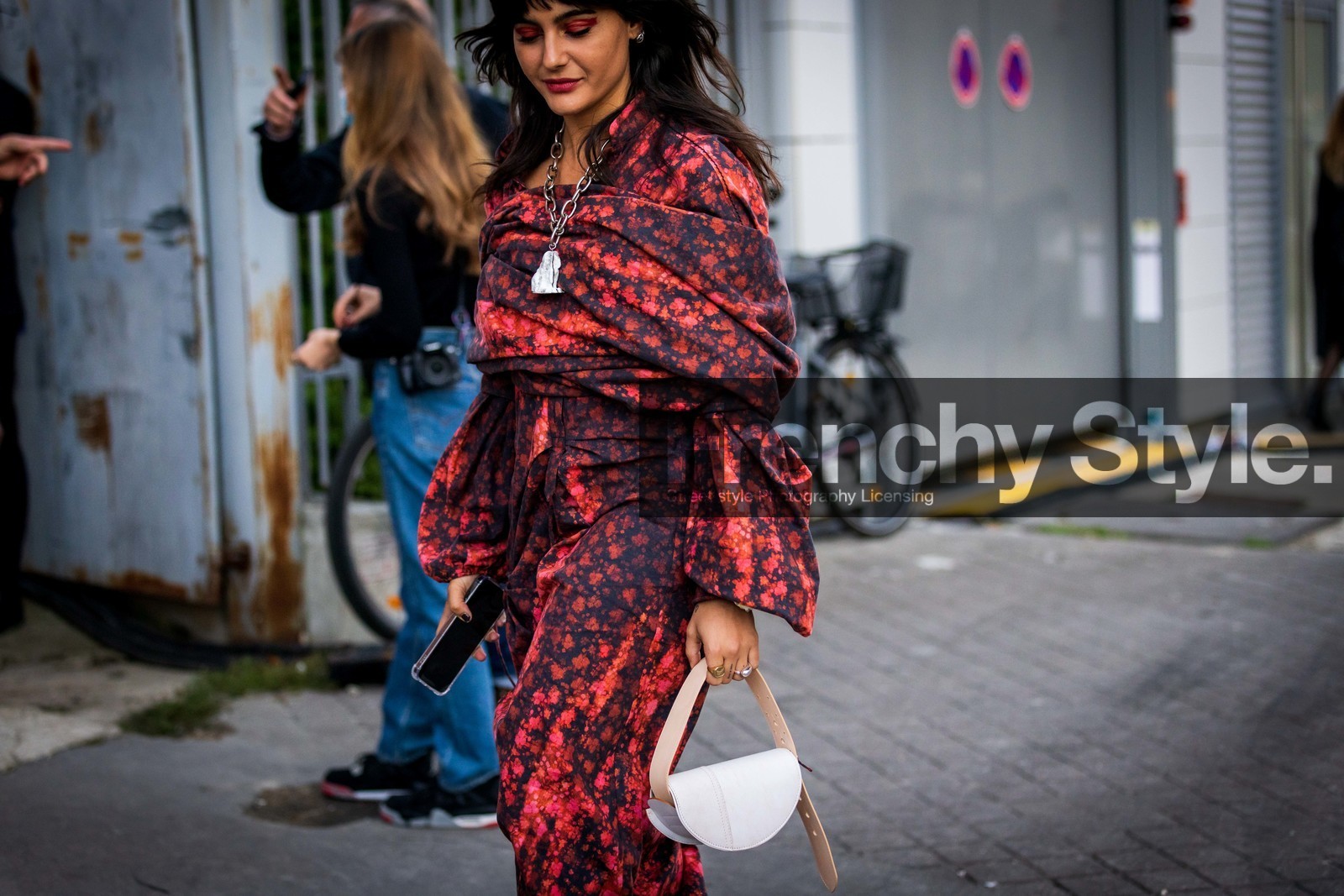bag, dress, floral dress, floral print, flower, leather bag, Maria Bernad, necklace, print, printed dress, red dress, statement necklace, white bag, street style, jonathan paciullo, FW, frenchystyle, fashion week, PFW, PARIS, SPRING SUMMER 2022, SS 22, horizontal, atmosphere details