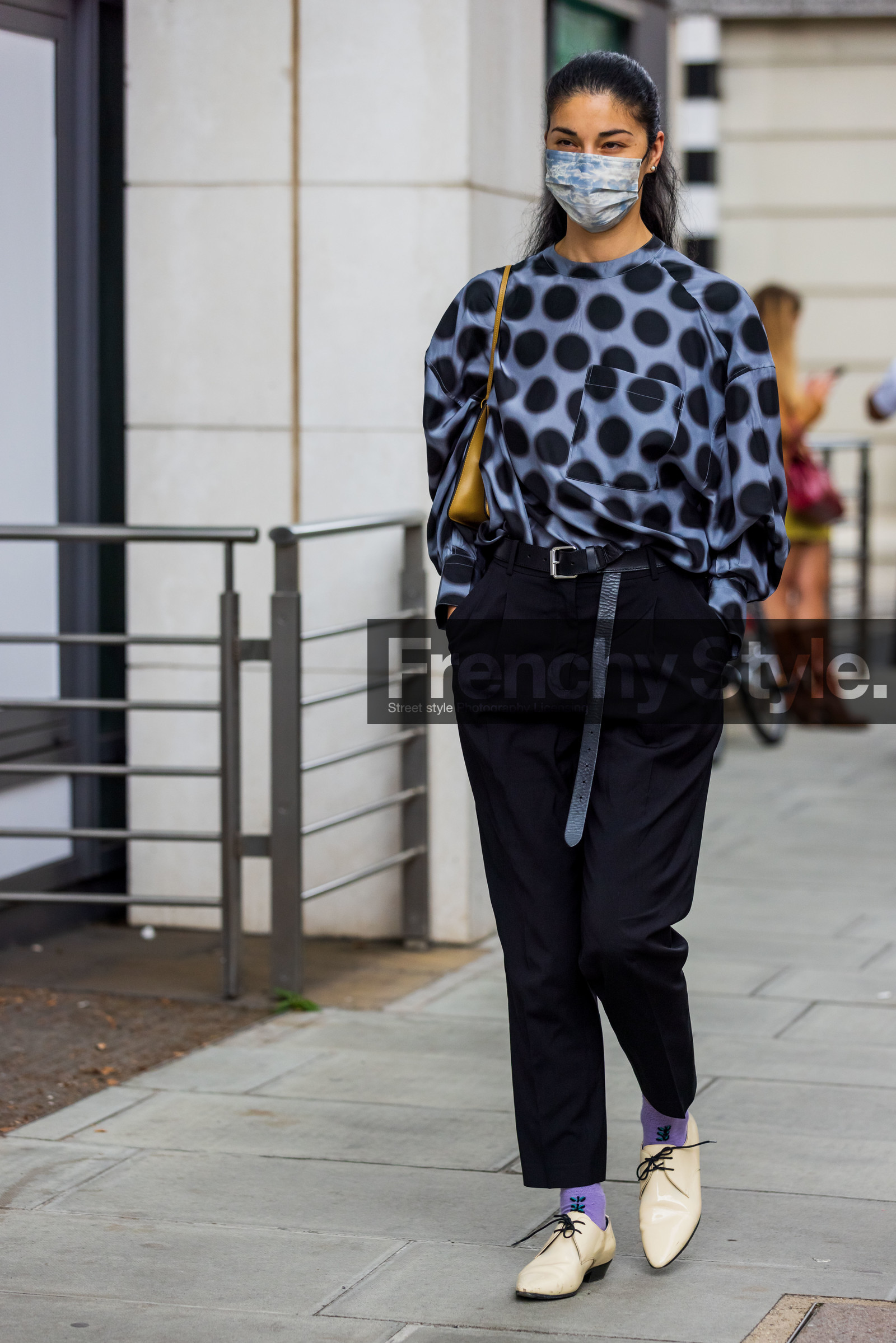 Caroline Issa, print, black, blouse, trousers, shoes, white, belt, handbag, derbies, DOT, fashion week, frenchystyle, FW, jonathan paciullo, street style, SPRING SUMMER 2022, SS 22, LFW, LONDON, vertical, full length
