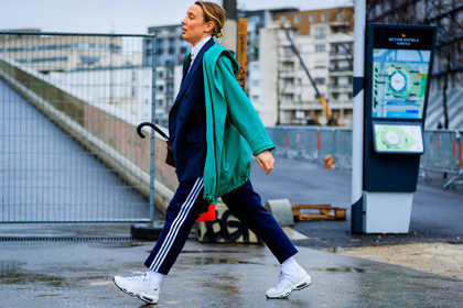 adidas, atmosphere details, AUTUMN WINTER 2017-2018, AW 17-18, blazer, FALL WINTER 2017-2018, fashion week, frenchystyle, full length, FW, FW 17-18, green jacket, horizontal, jonathan paciullo, leather shoes, navy jacket, navy pants, nike, PARIS, PFW, street style, stripes, sweatpants, trousers, white sneakers
