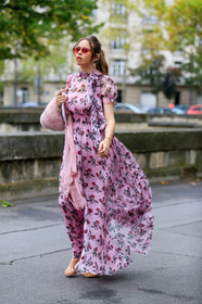 valentino look, valentino dress, light pink dress, silk dress, long dress, floral printed dress, short sleeves dress, lavalliere collar, sheer dress, red sunglasses, PARIS, PFW, SPRING SUMMER 2020, SS 20, fashion week, frenchystyle, FW, jonathan paciullo, street style, vertical, full length