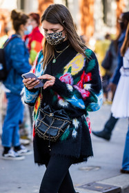 bag, black bag, black cardigan, black knitwear, black legging, cardigan, chanel bag, color, crossbody bag, floral print, flower, knitwear, leather bag, necklace, pink print, print, printed knitwear, smartphone, street style, jonathan paciullo, FW, frenchystyle, fashion week, PFW, PARIS, SPRING SUMMER 2022, SS 22, vertical, atmosphere details
