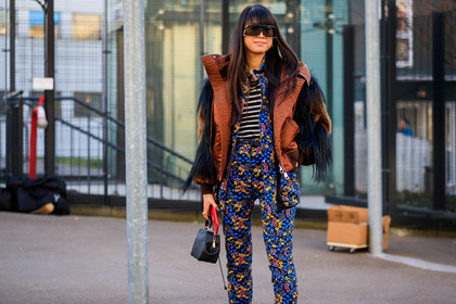 black bag, black fur, blue pants, brown jacket, chloé, graphic jacket, graphic pants, leaf greener, leather bag, multicolor pants, printed jacket, printed pants, printed sweater, striped sweater, sunglasses, trousers, PARIS, PFW, street style, jonathan paciullo, FW, frenchystyle, fashion week, AUTUMN WINTER 2019-2020, AW 19-20, FALL WINTER 2019-2020, FW 19-20, horizontal, atmosphere details, detail