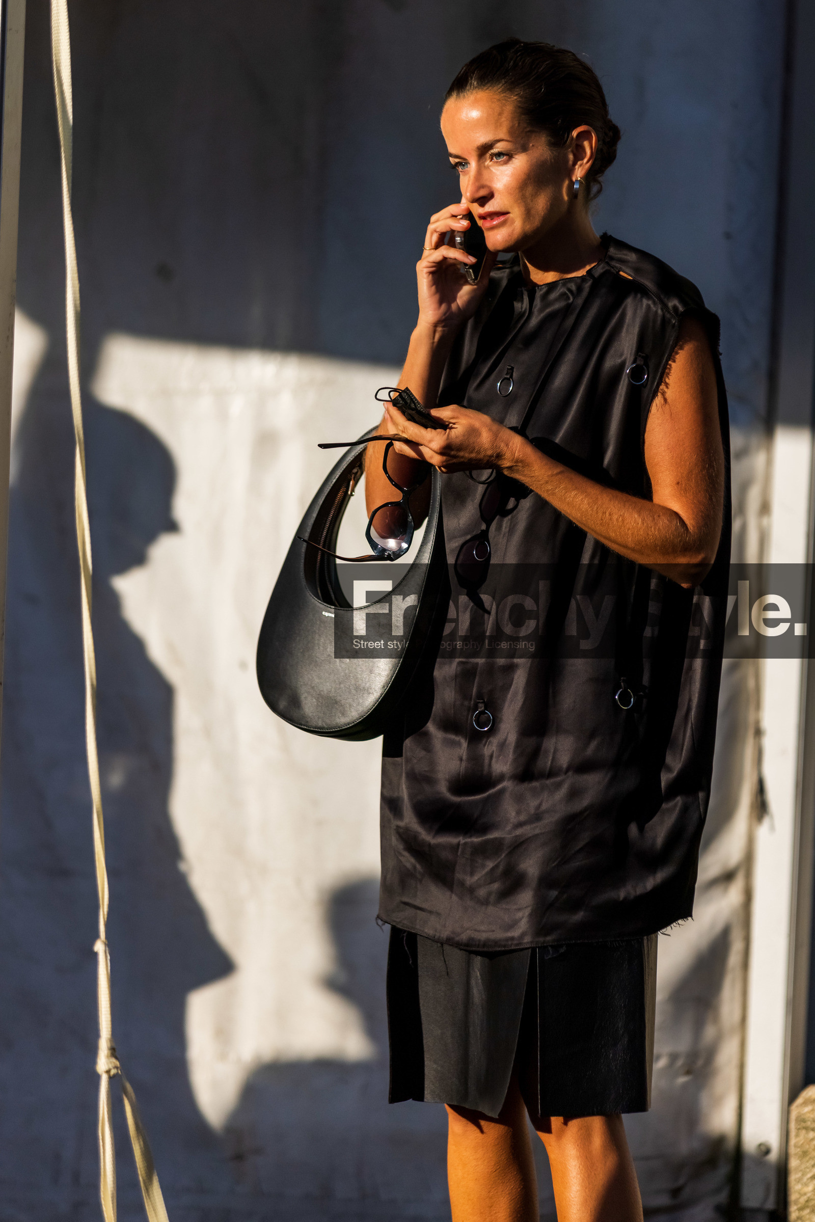 bag, black monochrome, black shirt, black skirt, coperni bag, leather bag, leather skirt, Lucy Chadwick, monochrome, shirt, skirt, sleveless shirt, street style, jonathan paciullo, FW, frenchystyle, fashion week, PFW, PARIS, SPRING SUMMER 2022, SS 22, vertical, atmosphere details