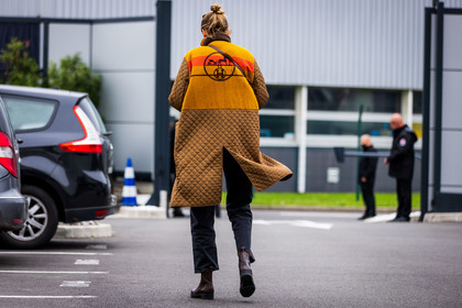 back, back detail, black denim, black jean, boots, brown boots, coat, denim, hermes, jean, khaki coat, logo print, quilted coat, street style, jonathan paciullo, FW, frenchystyle, fashion week, PFW, PARIS, SPRING SUMMER 2022, SS 22, horizontal, atmosphere details, full length