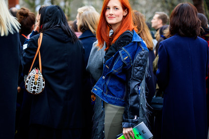 atmosphere details, AUTUMN WINTER 2017-2018, AW 17-18, blue denim, denim jacket, detail, FALL WINTER 2017-2018, fashion week, frenchystyle, FW, FW 17-18, horizontal, jonathan paciullo, PARIS, PFW, street style, taylor tomasi hill, trousers