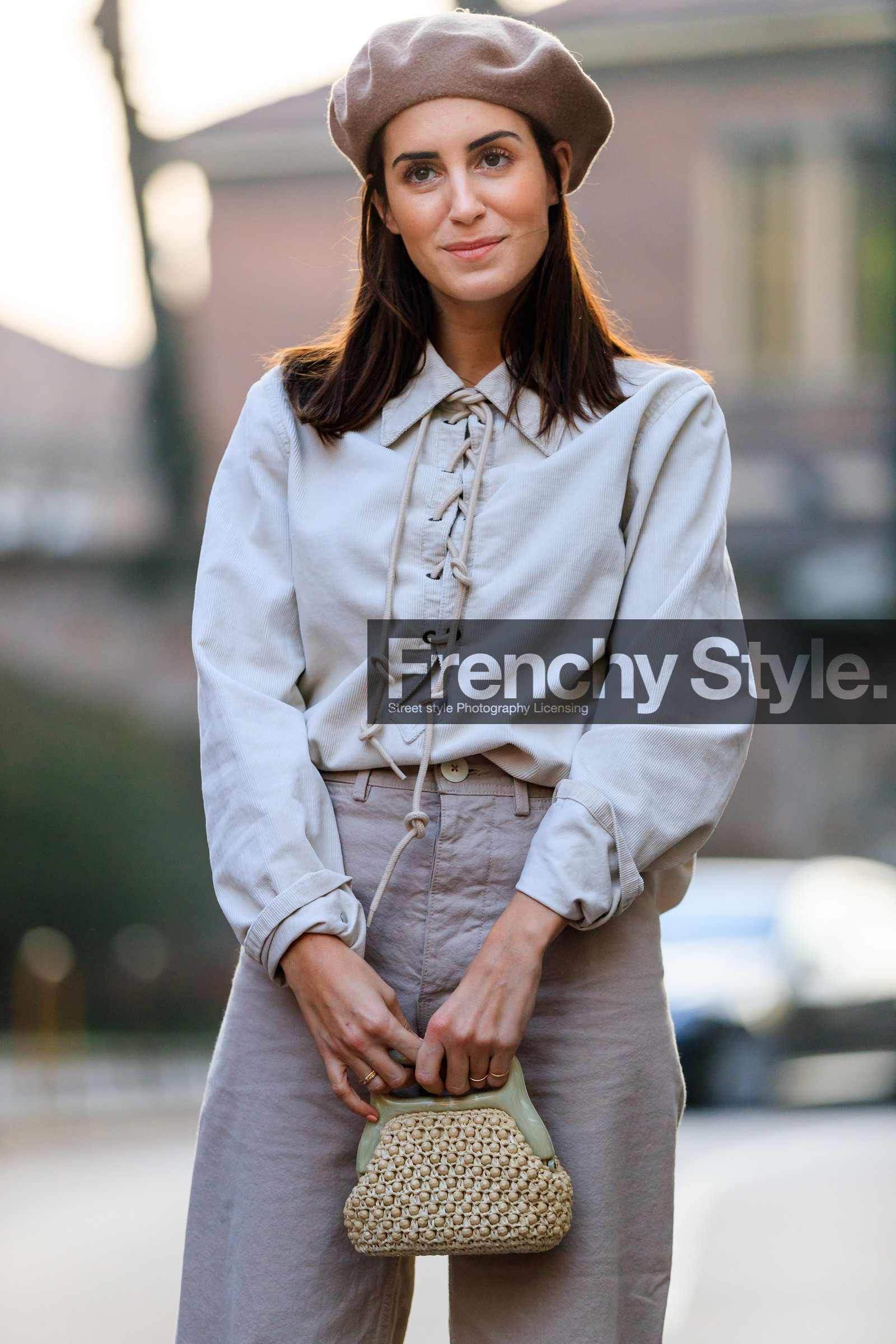 AUTUMN WINTER 2017-2018, AW 17-18, beige bag, beige hat, beige pants, beige shirt, beret, detail, FALL WINTER 2017-2018, fashion week, frenchystyle, FW, FW 17-18, gala gonzalez, jonathan paciullo, leather bag, MFW, MILAN, street style, tone on tone, total look beige, trousers, vertical