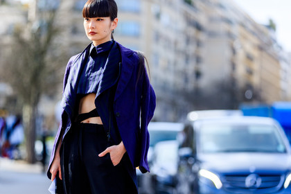 atmosphere details, AUTUMN WINTER 2017-2018, AW 17-18, black pants, detail, FALL WINTER 2017-2018, fashion week, frenchystyle, FW, FW 17-18, horizontal, jonathan paciullo, kozue akimoto, PARIS, PFW, purple jacket, street style, trousers