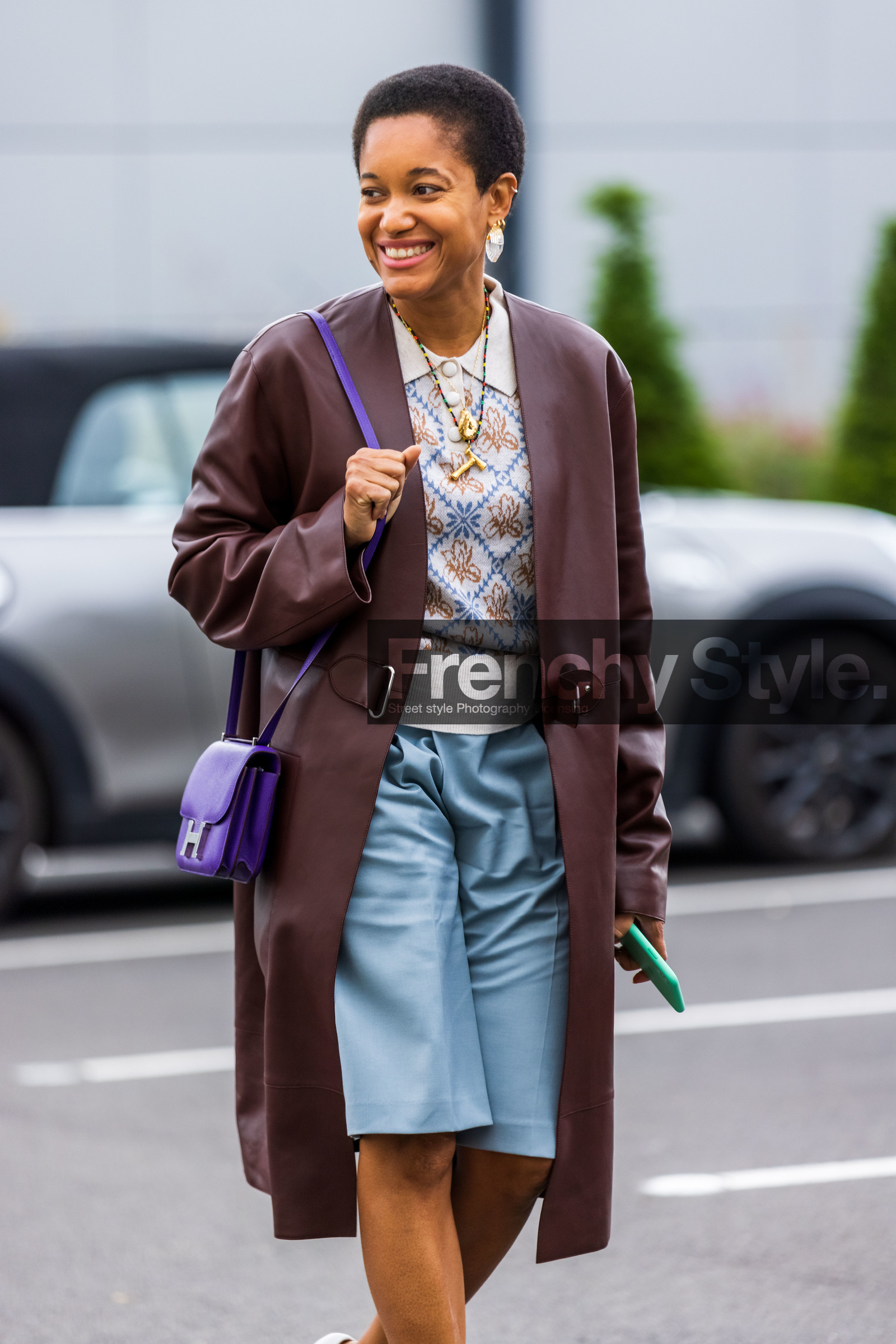 bag, beige polo, bermuda, blue bermuda, burgundy coat, coat, flower, gold necklace, hermes bag, initial necklace, leather coat, necklace, polo, printed polo, purple bag, Tamu McPherson, PARIS, PFW, fashion week, frenchystyle, FW, jonathan paciullo, street style, SPRING SUMMER 2022, SS 22, vertical, atmosphere details