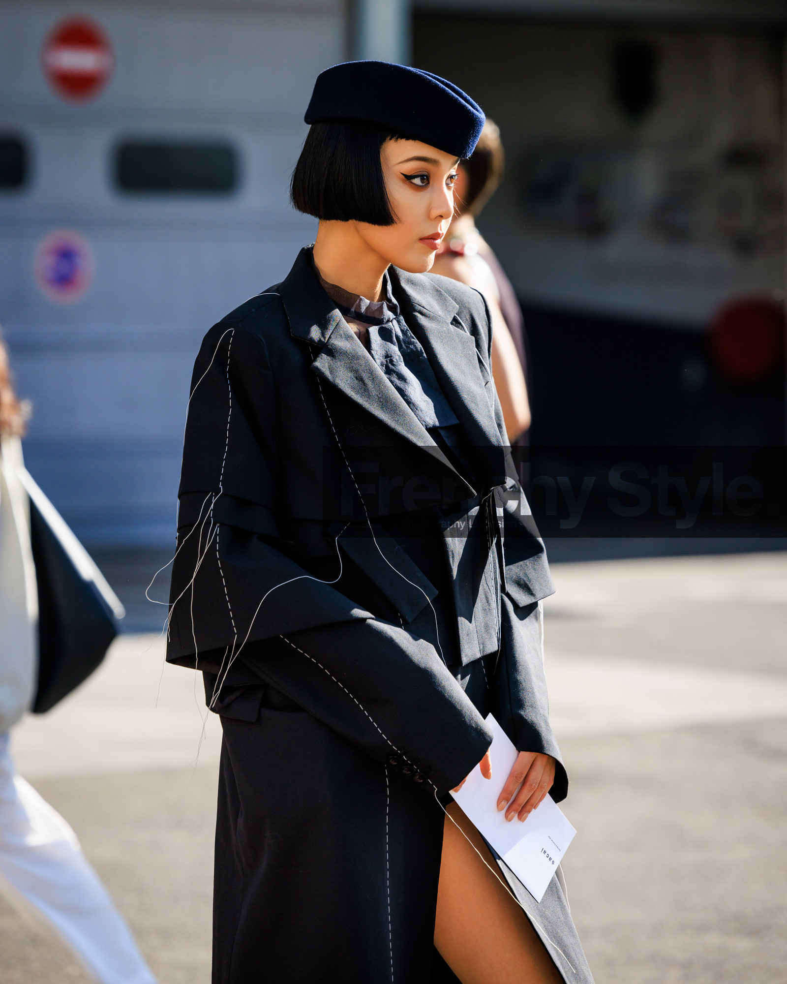 PARIS, PFW, fashion week, frenchystyle, FW, jonathan paciullo, street style, SPRING SUMMER 2024, SS 24, vertical, atmosphere details, detail