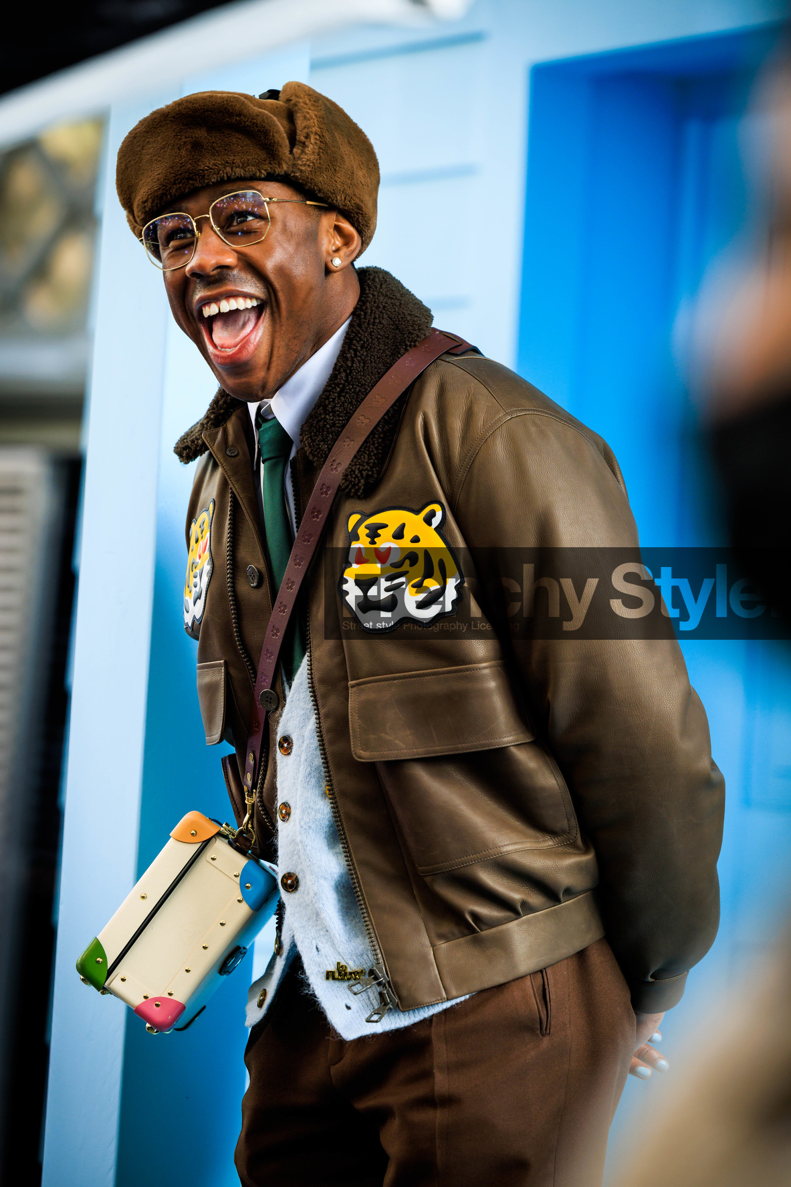 menswear, fashion week, frenchystyle, FW, jonathan paciullo, street style, PFW, PARIS, FALL WINTER 2022-2023, AUTUMN WINTER 2022-2023, FW 22-23, atmosphere details, detail, vertical