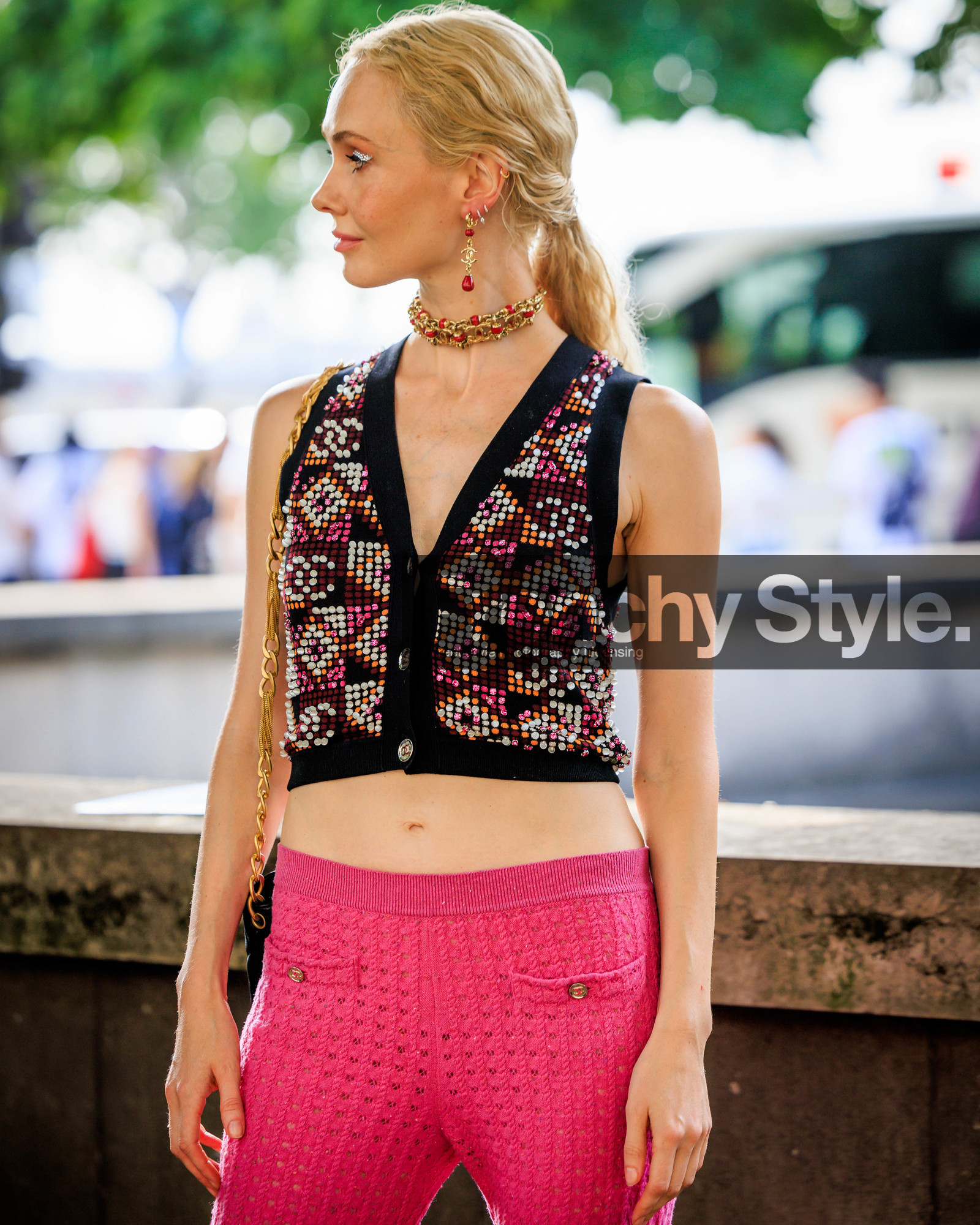 fashion week, frenchystyle, FW, jonathan paciullo, street style, PFW, PARIS, FW 23-24, FALL WINTER 2023-2024, AUTUMN WINTER 2023-2024, HAUTE COUTURE, vertical, atmosphere details, detail