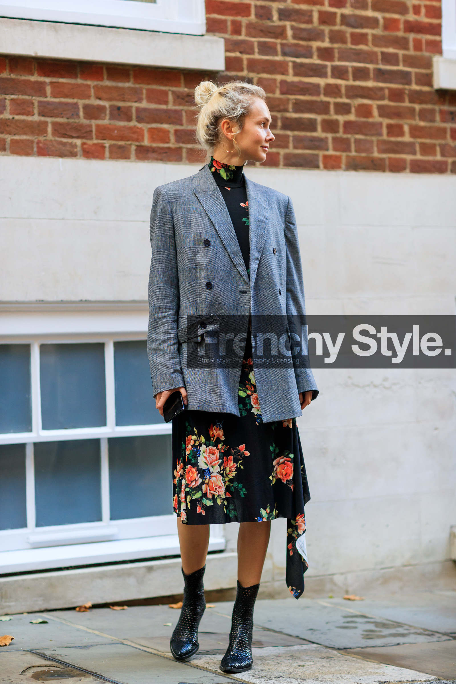black dress, black shoes, blazer, checked jacket, fashion week, floral, flowers, frenchystyle, full length, FW, graphic jacket, grey jacket, high heels, jonathan paciullo, leather shoes, LFW, LONDON, olga karput, plaid, printed dress, printed jacket, SPRING SUMMER 2018, SS 18, street style, vertical
