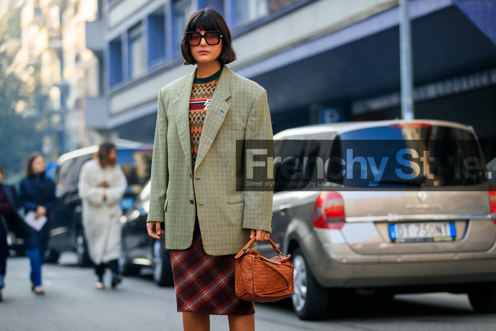 blazer, bordeaux, burgundy, camel bag, checked, graphic bag, graphic jacket, graphic skirt, green jacket, leather bag, loewe, maria bernad, multicolor sweater, plaid, prada, printed bag, printed jacket, printed skirt, printed sweater, red skirt, sunglasses, tartan, MILAN, MFW, fashion week, frenchystyle, FW, jonathan paciullo, street style, AUTUMN WINTER 2019-2020, AW 19-20, FALL WINTER 2019-2020, FW 19-20, atmosphere details, detail, horizontal