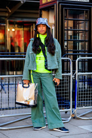 beige bag, black shoes, black sneakers, bucket hat, earrings, green jacket, green pants, green sweater, leather bag, leather shoes, transparent bag, trousers, fashion week, frenchystyle, FW, jonathan paciullo, street style, LFW, LONDON, AUTUMN WINTER 2019-2020, AW 19-20, FW 19-20, FALL WINTER 2019-2020, vertical, full length