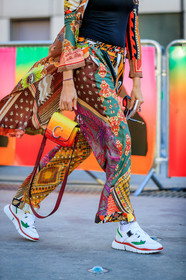black top, chloé, graphic jacket, graphic pants, leather bag, leather shoes, multicolor jacket, multicolor pants, nike, orange bag, printed jacket, printed pants, red bag, trousers, veronika heilbrunner, white shoes, yellow bag, PARIS, PFW, street style, jonathan paciullo, FW, frenchystyle, fashion week, AUTUMN WINTER 2019-2020, AW 19-20, FALL WINTER 2019-2020, FW 19-20, vertical, atmosphere details, detail