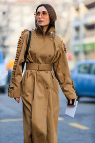 beige coat, belted coat, geraldine boublil, ruffles, sunglasses, trench coat, street style, jonathan paciullo, FW, frenchystyle, fashion week, MFW, MILAN, AUTUMN WINTER 2019-2020, AW 19-20, FALL WINTER 2019-2020, FW 19-20, vertical, atmosphere details, detail