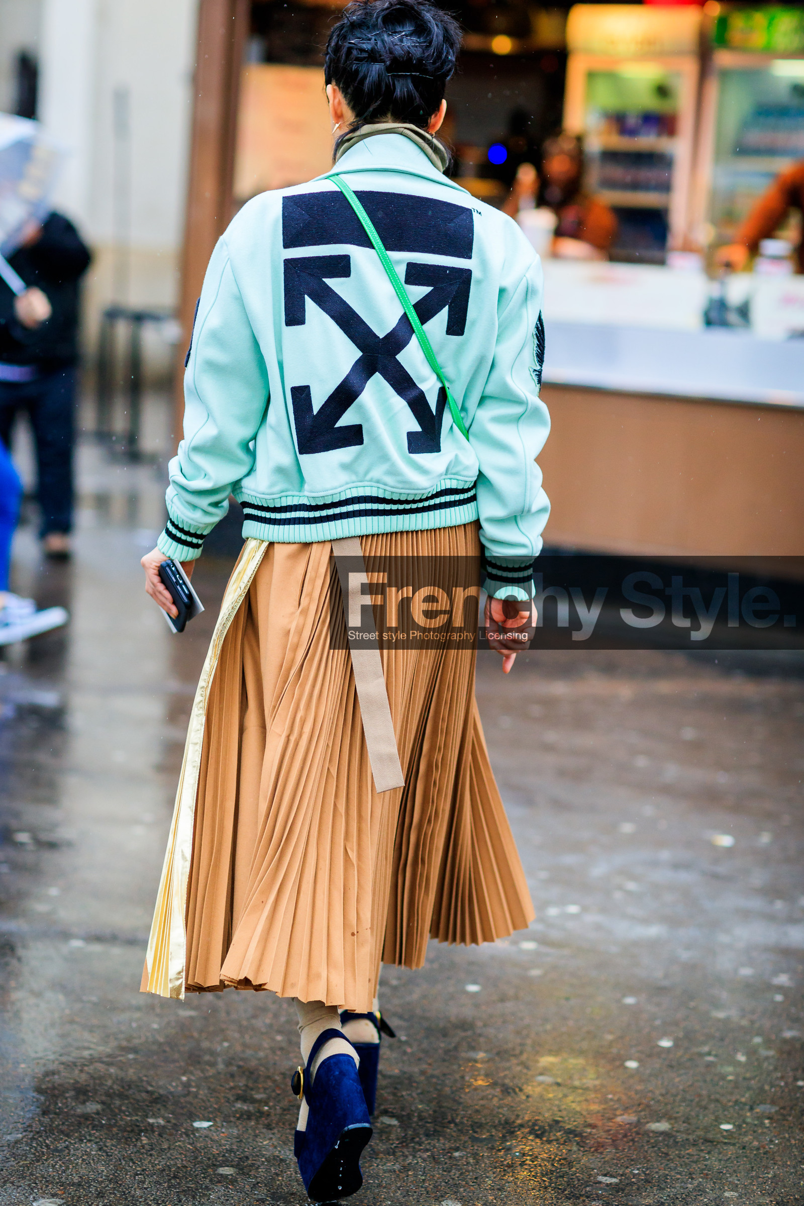 AUTUMN WINTER 2017-2018, AW 17-18, balenciaga, beige skirt, black shoes, blue shoes, FALL WINTER 2017-2018, fashion week, frenchystyle, full length, FW, FW 17-18, graphic bag, green bag, green jacket, high heels, jonathan paciullo, leather bag, leather shoes, PARIS, PFW, pleated skirt, printed bag, printed jacket, street style, striped bag, teddy jacket, vertical