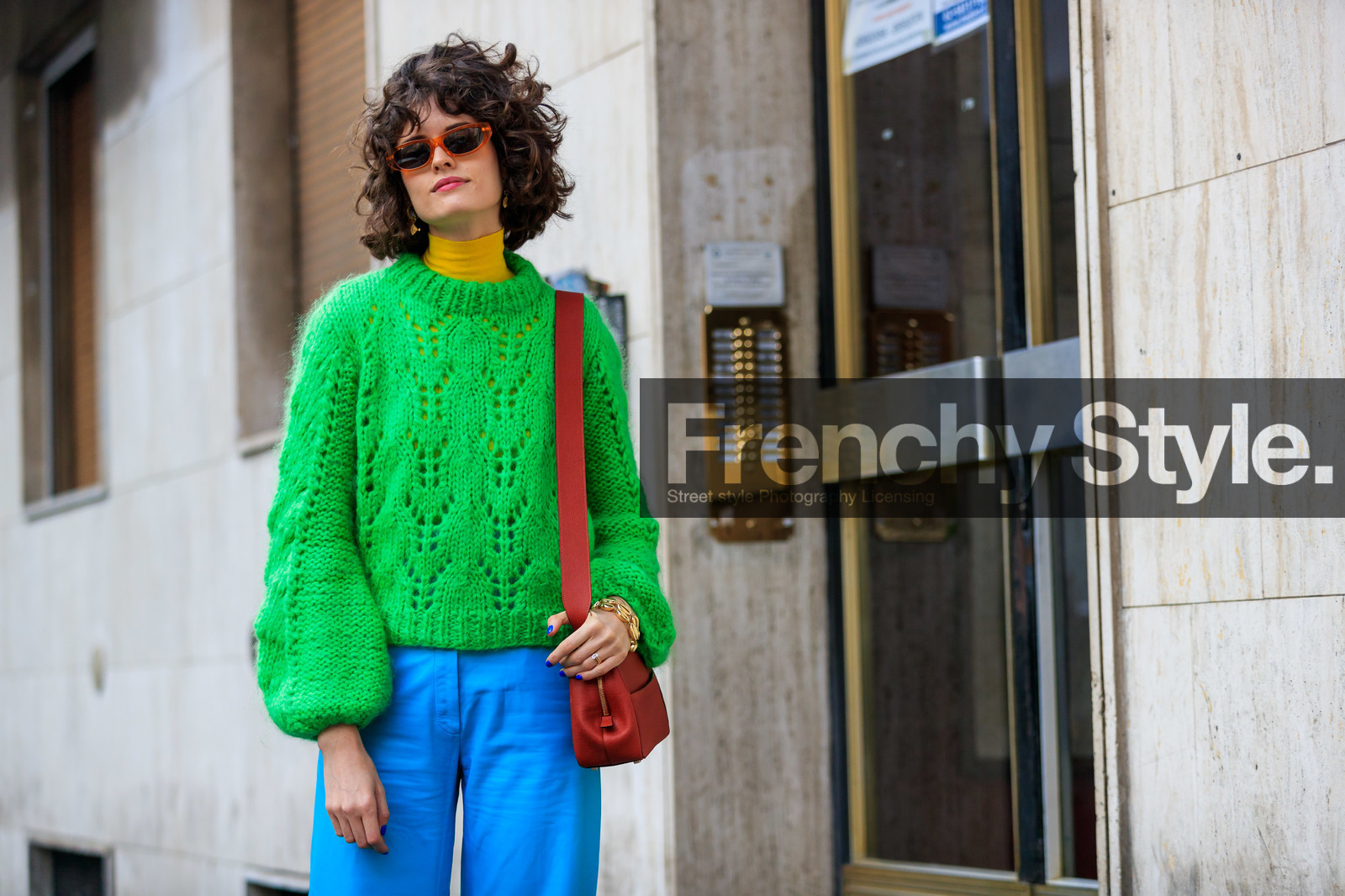 blue pants, brown bag, chloe hill, green sweater, leather bag, sunglasses, trousers, fashion week, frenchystyle, FW, jonathan paciullo, street style, MFW, MILAN, AUTUMN WINTER 2019-2020, AW 19-20, FALL WINTER 2019-2020, FW 19-20, atmosphere details, detail, horizontal